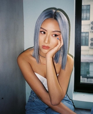 Màu tóc tím ánh bạc duỗi thẳng của Quỳnh Anh Shyn quả thật vô cùng đẹp mắt, sang chảnh. Nếu không phải là cô nàng chắc khó ai có thể để đẹp.