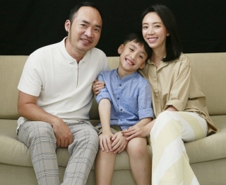 Gia đình Thu Trang – Tiến Luật và bé Andy.