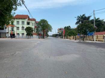 Thành phố Bắc Ninh ngày đầu giãn cách xã hội - Ảnh 4.