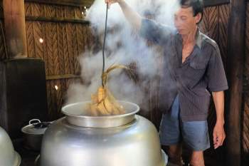Gần nửa thế kỷ giữ nghề làm bánh dừa Giồng Luông ở miền Tây - ảnh 4