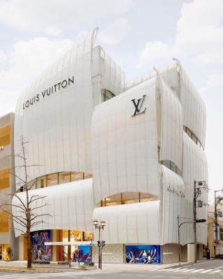 Khách sạn Louis Vuitton, nhà hàng Gucci, tiệm bánh Prada: Khi các thương hiệu thời trang cao cấp quyết tâm đem lại những dịch vụ trải nghiệm xa xỉ nhất cho khách hàng - Ảnh 2.