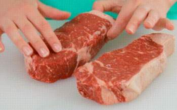 Khi mua thịt bò cần né ngay 3 loại dễ gây hại sức khỏe, bởi có thể 80% nó là thịt bò giả - Ảnh 1.