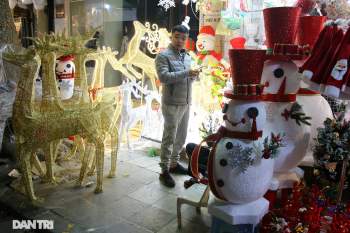 Không khí Noel sớm rộn ràng trên khắp nẻo phố phường Hà Nội - 10