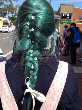 10 kiểu tóc màu xanh rêu đẹp nhất hiện nay phù hợp với mọi làn da - 8