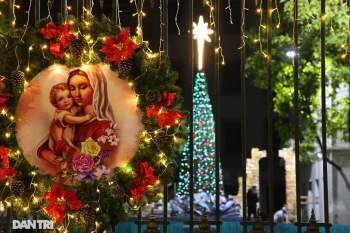 Các nhà thờ tại Hà Nội nhộn nhịp, trang hoàng chờ đón Giáng sinh 2020 - 9