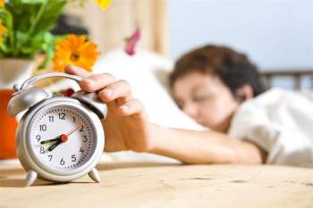 10 thói quen trước khi đi ngủ khiến bạn tăng cân mất kiểm soát