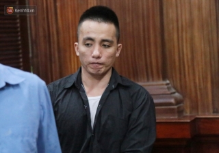 Ngày tuyên án trùm M* t*y Văn Kính Dương cùng 9 đồng phạm: Ngọc Miu được nhắc nhở đeo khẩu trang đến phòng xử án - Ảnh 4.