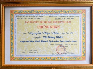 Nữ sinh Bắc Ninh sinh năm 2002 đón xe buýt lên Hà Nội luyện thi mỗi ngày, nhận được học bổng 5,7 tỷ - Ảnh 6.