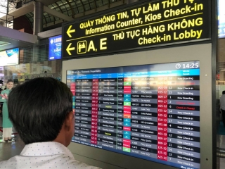 Sân bay Nội Bài dừng phát thanh thông tin chuyến bay, chuyển sang hiển thị trên màn hình - Ảnh 1.