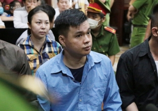Ngày tuyên án trùm M* t*y Văn Kính Dương cùng 9 đồng phạm: Ngọc Miu được nhắc nhở đeo khẩu trang đến phòng xử án - Ảnh 5.