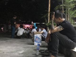 Sập giàn cẩu kính ở Hà Nội: Người được đưa đi cấp cứu đã Tu vong, 2/4 nạn nhân là mẹ con - Ảnh 2.