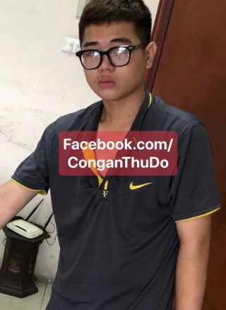 Hà Nội: Bắt khẩn cấp nam thanh niên 17 tuổi cầm dao đi cướp xe ôm - Ảnh 1.