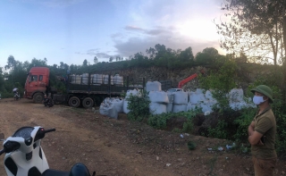 Công ty Môi trường Nông Cống ký nhận chở 60 tấn chất thải từ Ninh Bình về địa phương đổ - Ảnh 3.