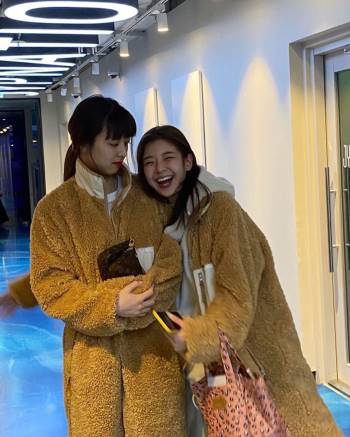 Sao Hàn đang lăng xê mẫu áo khoác lông cừu, mặc vào là tự tin chiến với mùa lạnh này luôn - Ảnh 9.