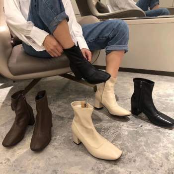 Một thủ thuật diện boots hack chân thon gọn mà - Ảnh 1.