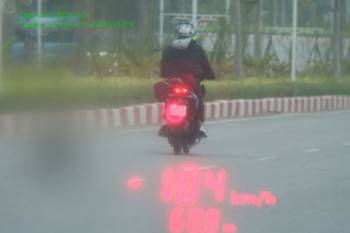 Nam thanh niên cố tình tông CSGT khi đang chạy xe máy với tốc độ 104 km/giờ - Ảnh 2.