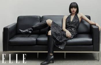Lisa Black Pink là sao quốc tế duy nhất lên song bìa tạp chí Elle China số phong niên Ảnh 4