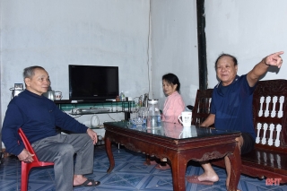 Chuyện những người dùng nhà riêng giúp cộng đồng tránh lũ ở Hà Tĩnh