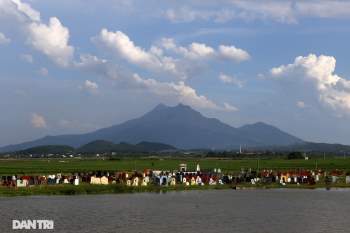 Núi thiêng gần Hà Nội đẹp mê mải nhìn từ muôn phương tám hướng - 13