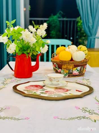 Căn bếp nhỏ màu xanh trắng đẹp an yên và tiện ích của mẹ ba con ở Nha Trang - Ảnh 10.