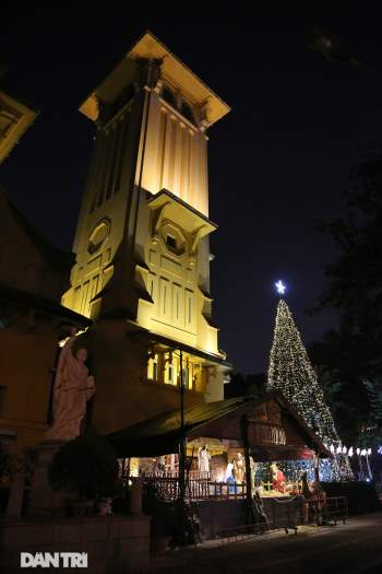 Các nhà thờ tại Hà Nội nhộn nhịp, trang hoàng chờ đón Giáng sinh 2020 - 13