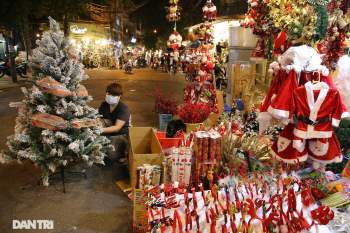 Không khí Noel sớm rộn ràng trên khắp nẻo phố phường Hà Nội - 15