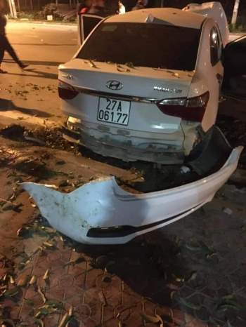Trên đường đi làm thêm về, 2 sinh viên trường Cao đẳng Lào Cai bị ô tô tông Tu vong - Ảnh 1.
