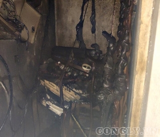 Kịp thời giải cứu 4 người mắc kẹt trong đám cháy chung cư ở Hà Nội