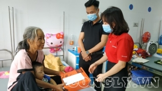 Trung thu yêu thương đến với các bệnh nhi tại Bệnh viện Nhi Thanh Hóa