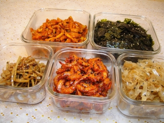 Đi ăn đồ Hàn lúc nào cũng được khuyến mãi chục đĩa panchan, ăn thì ngon nhưng bạn có chắc đã biết nguồn gốc về nó? - Ảnh 3.