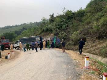 Xe tải chở keo bị lật làm 7 người Ch?t ở Thanh Hoá chở quá 5 người - Ảnh 2.