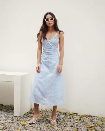 12 mẫu váy hai dây diện đẹp từ đi chơi đến đi biển, nhìn giá chỉ từ 240k mà muốn 