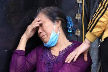 Sau một đêm, người mẹ già vĩnh viễn mất đi cả gia đình con trai trong vụ cháy ở Hà Nội - Ảnh 7.