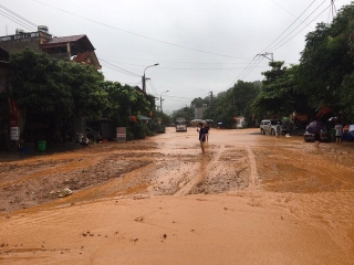 Mưa lớn nước ngập ngang người, thành phố Hà Giang 'thất thủ' - ảnh 5