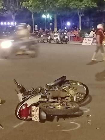 Lai Châu: Thiếu niên 16 tuổi đi xe máy Tu vong sau va chạm với ô tô - Ảnh 2.