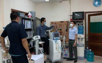 Chuyên gia Y tế Việt Nam chia sẻ kinh nghiệm, hỗ trợ Lào phòng, chống dịch Covid-19 -0