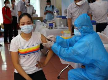 Bắc Giang hoàn thành tiêm 150 nghìn liều vaccine trong 5 ngày, nhanh hơn 2 ngày so với dự kiến - Ảnh 5.