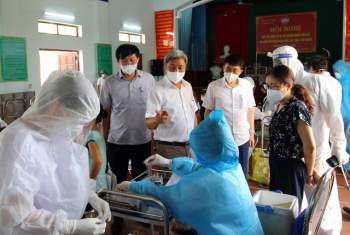 Bắc Giang hoàn thành tiêm 150 nghìn liều vaccine trong 5 ngày, nhanh hơn 2 ngày so với dự kiến - Ảnh 3.
