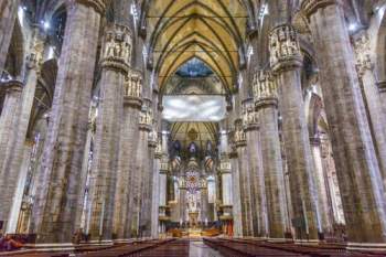 Nhà thờ Milan, hay còn gọi là Duomo di Milano (Italia)