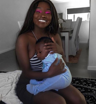 Tò mò màu da và nhan sắc của mẹ bé trai có làn da đen bóng gây sốt cộng đồng mạng - Ảnh 6.