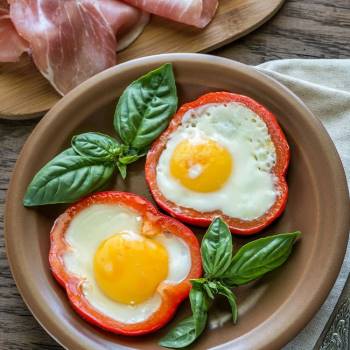 Trứng vốn đại bổ với sức khỏe, thậm chí còn “tiêu diệt” mỡ thừa nếu chị em ăn kèm với 4 loại thực phẩm sau: Đã rẻ mà lợi ích lại dồi dào - Ảnh 2.