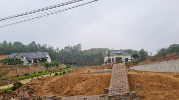 Phó Thủ tướng yêu cầu Vĩnh Phúc xử lý dứt điểm tình trạng xây biệt thự trên đất công - Ảnh 4.