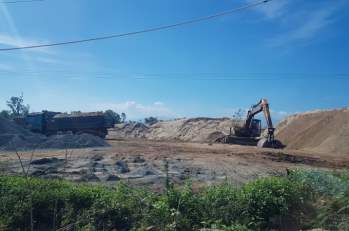 Tỉnh Quảng Nam yêu cầu kiểm tra 14 doanh nghiệp đang khai thác khoáng sản cát sỏi trên địa bàn.