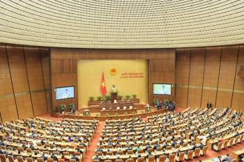 Thủ tướng Chính phủ Nguyễn Xuân Phúc: Kiểm soát dịch bệnh là nhiệm vụ ưu tiên hàng đầu - Ảnh 3.