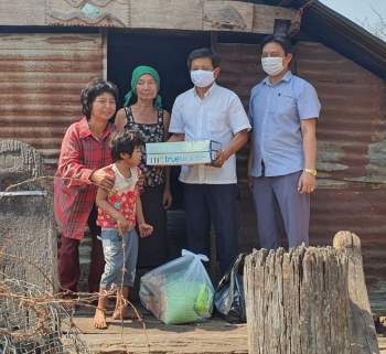 Ông Đoàn Ngọc Hải làm con nuôi gia đình Tây Nguyên: 'Con sẽ trở lại, nhiều người khổ quá!' - ảnh 2