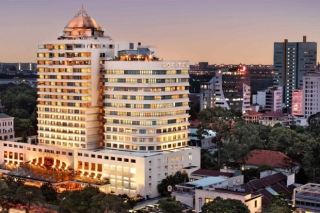 Hàng loạt khách sạn 5 sao sang chảnh nhất Sài Gòn đồng loạt giảm giá “sốc” dịp Lễ 2/9, có nơi rẻ hơn một nửa so với ngày thường - Ảnh 3.