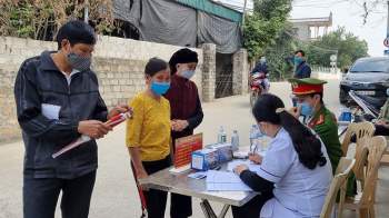 Hai anh em Tu vong do cháy phòng trọ: Chưa kịp về quê đón tết, khao tấm bằng đại học... - ảnh 1