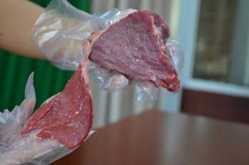 Khi mua thịt bò cần né ngay 3 loại dễ gây hại sức khỏe, bởi có thể 80% nó là thịt bò giả - Ảnh 3.