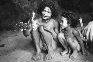 Chuyện về bộ lạc man rợ sống trong hang núi Tasaday và cú lừa ngoạn mục khiến cả thế giới tin sái cổ - Ảnh 3.
