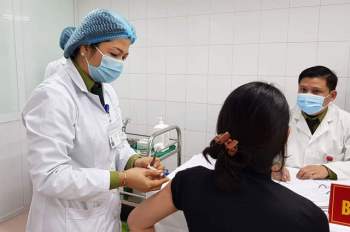 Sau khi được phê duyệt, Sở Y tế Hà Nội sẽ tổ chức tiêm ngay cho người dân trên địa bàn. (Ảnh: VGP)
